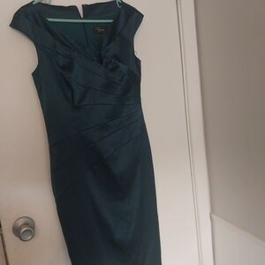 Dressbarn Green Sheath Midi Dress with Cap Sleeves and V-Neck